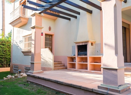 ENCANTADORA VILLA FAMILIAR EN VENTA EN PLENO CORAZÓN DE MARBELLA