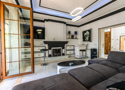 ENCANTADORA VILLA FAMILIAR EN VENTA EN PLENO CORAZÓN DE MARBELLA