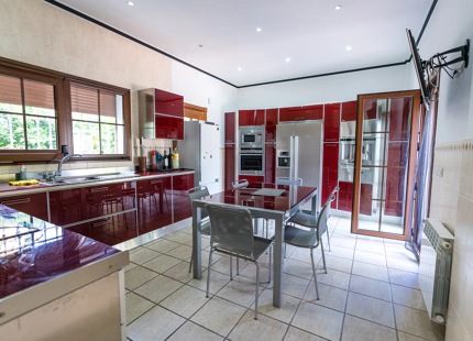 ENCANTADORA VILLA FAMILIAR EN VENTA EN PLENO CORAZÓN DE MARBELLA
