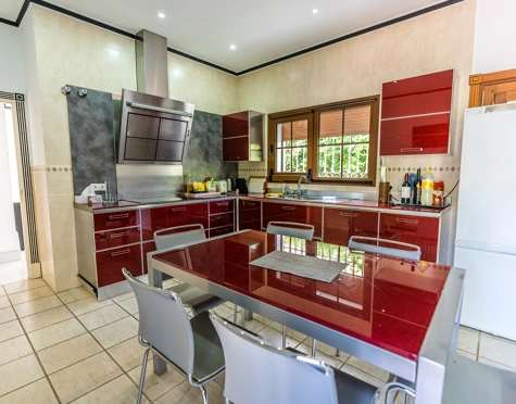 Villa for sale in Huerta Belón, Marbella