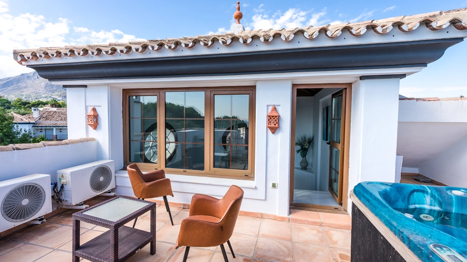Villa en venta en Huerta Belón, Marbella