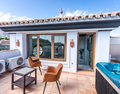 Villa for sale in Huerta Belón, Marbella