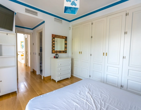 Villa for sale in Huerta Belón, Marbella