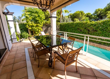 ENCANTADORA VILLA FAMILIAR EN VENTA EN PLENO CORAZÓN DE MARBELLA