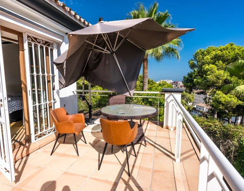 Villa for sale in Huerta Belón, Marbella