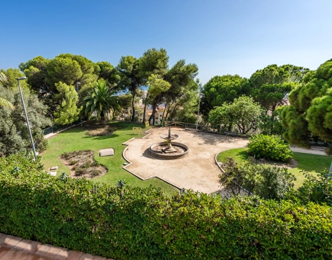 Villa for sale in Huerta Belón, Marbella