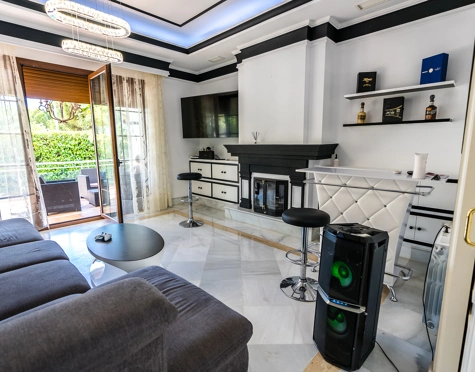 Villa for sale in Huerta Belón, Marbella