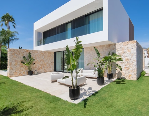 Villa for sale in San Pedro de Alcantara