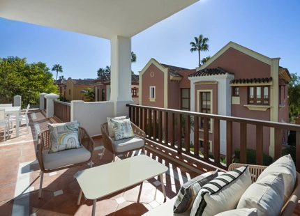 CHARMING MEDITERRANEAN TOWNHOUSE FOR SALE ON MARBELLA’S GOLDEN MILE