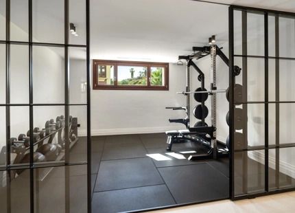 CHARMING MEDITERRANEAN TOWNHOUSE FOR SALE ON MARBELLA’S GOLDEN MILE