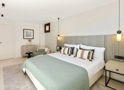CHARMING MEDITERRANEAN TOWNHOUSE FOR SALE ON MARBELLA’S GOLDEN MILE