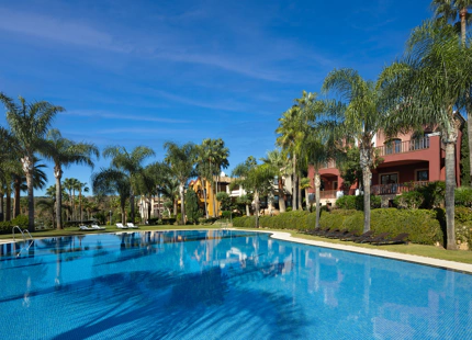 CHARMING MEDITERRANEAN TOWNHOUSE FOR SALE ON MARBELLA’S GOLDEN MILE