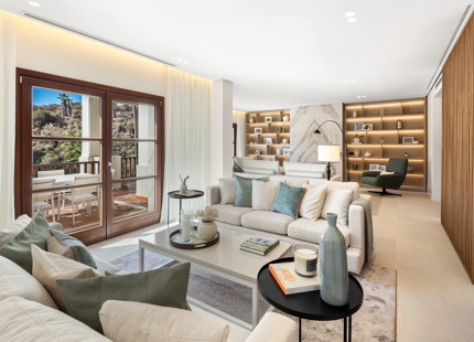 CHARMING MEDITERRANEAN TOWNHOUSE FOR SALE ON MARBELLA’S GOLDEN MILE