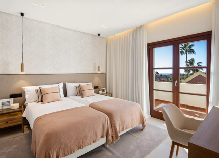 CHARMING MEDITERRANEAN TOWNHOUSE FOR SALE ON MARBELLA’S GOLDEN MILE