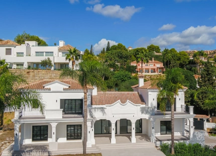EXQUISITE VILLA FOR SALE IN EL PARAISO