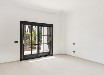 EXQUISITE VILLA FOR SALE IN EL PARAISO