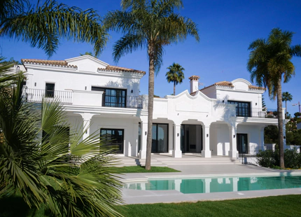 EXQUISITE VILLA FOR SALE IN EL PARAISO