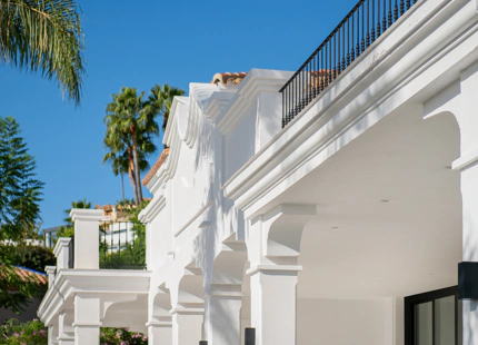 EXQUISITE VILLA FOR SALE IN EL PARAISO