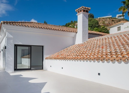 EXQUISITE VILLA FOR SALE IN EL PARAISO