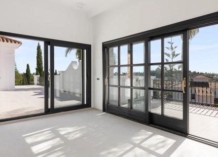 EXQUISITE VILLA FOR SALE IN EL PARAISO