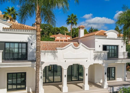 EXQUISITE VILLA FOR SALE IN EL PARAISO