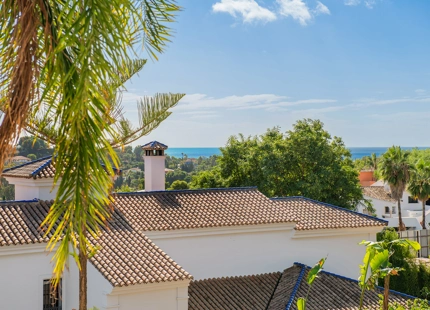 EXQUISITE VILLA FOR SALE IN EL PARAISO