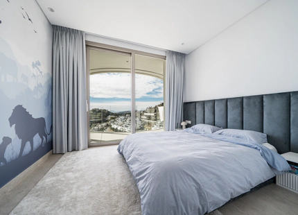 APARTAMENTO CONTEMPORÁNEO CON VISTAS PANORÁMICAS EN VENTA EN LAS COLINAS DE MARBELLA