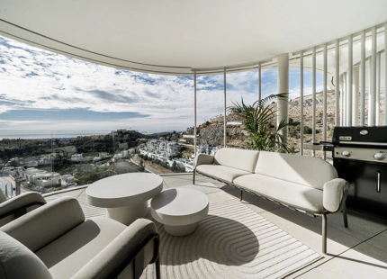 APARTAMENTO CONTEMPORÁNEO CON VISTAS PANORÁMICAS EN VENTA EN LAS COLINAS DE MARBELLA