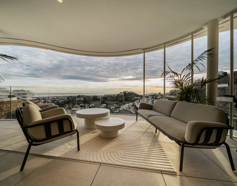 APARTAMENTO CONTEMPORÁNEO CON VISTAS PANORÁMICAS EN VENTA EN LAS COLINAS DE MARBELLA