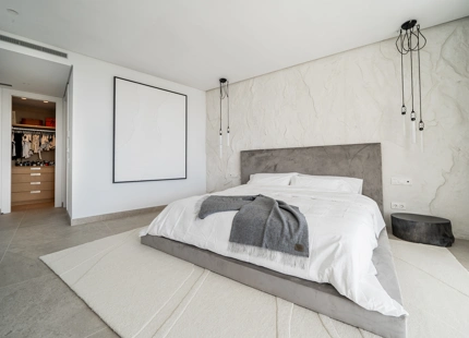 APARTAMENTO CONTEMPORÁNEO CON VISTAS PANORÁMICAS EN VENTA EN LAS COLINAS DE MARBELLA