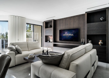 APARTAMENTO CONTEMPORテ¨EO DE 2 DORMITORIOS EN VENTA CERCA DE PUERTO BANテ售, MARBELLA