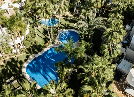 APARTAMENTO CONTEMPORテ¨EO DE 2 DORMITORIOS EN VENTA CERCA DE PUERTO BANテ售, MARBELLA