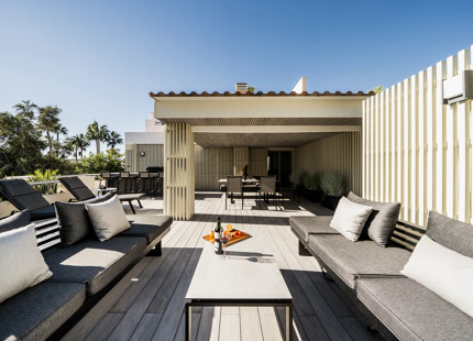 APARTAMENTO CONTEMPORテ¨EO DE 2 DORMITORIOS EN VENTA CERCA DE PUERTO BANテ售, MARBELLA