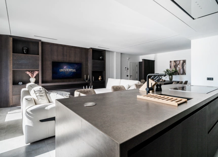 APARTAMENTO CONTEMPORテ¨EO DE 2 DORMITORIOS EN VENTA CERCA DE PUERTO BANテ售, MARBELLA