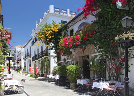 Marbella Lake, modernas residencias en el corazón del Valle del Golf en Nueva Andalucía.