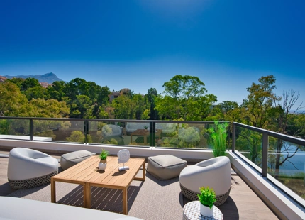 Marbella Lake, modernas residencias en el corazón del Valle del Golf en Nueva Andalucía.