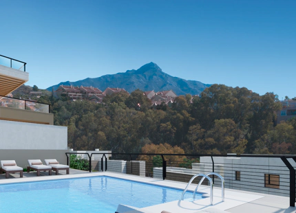 Marbella Lake, modernas residencias en el corazón del Valle del Golf en Nueva Andalucía.