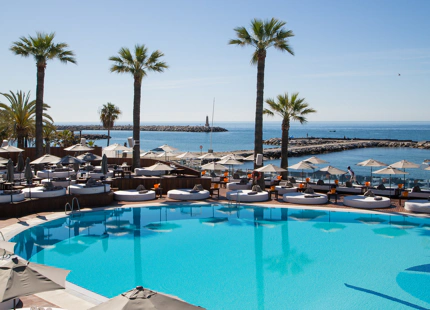Marbella Lake, modernas residencias en el corazón del Valle del Golf en Nueva Andalucía.