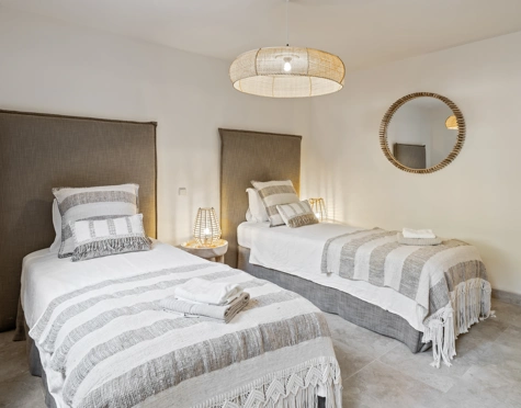 Semi Detached Villa for sale in La Alzambra, Nueva Andalucia