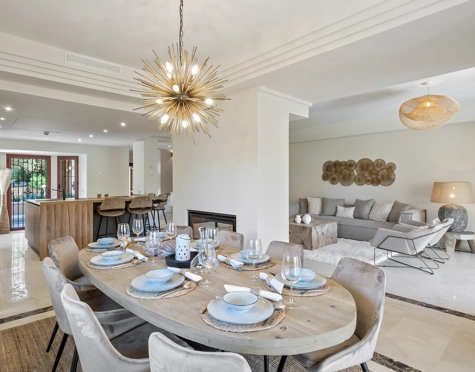 Semi Detached Villa for sale in La Alzambra, Nueva Andalucia