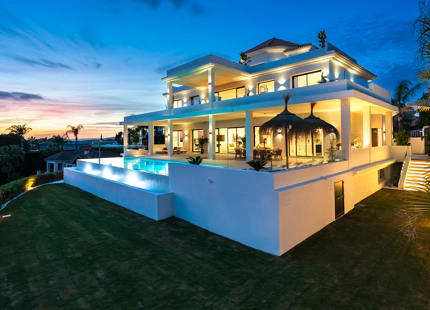 Opulent Villa for sale in los Flamingos 