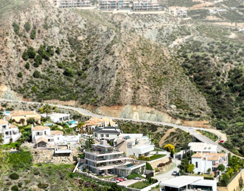 Villa for sale in Lomas de La Quinta, Benahavis