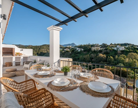 Ático en alquiler larga temporada en La Quinta, Benahavis