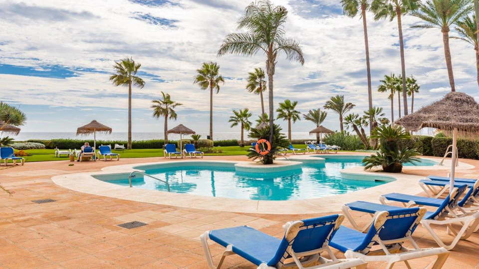 Apartamento en alquiler a corta temporada en Alcazaba Beach, Estepona Este