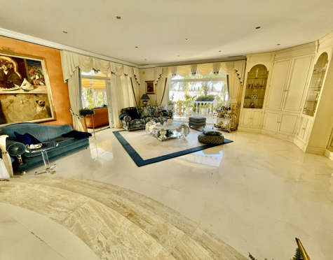 Villa for sale in Mijas Golf, Mijas Costa