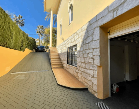 Villa for sale in Mijas Golf, Mijas Costa