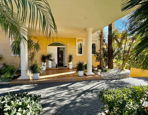 Villa for sale in Mijas Golf, Mijas Costa