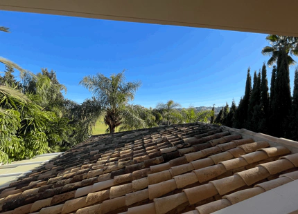 VILLA EN PRIMERA LÍNEA DE GOLF EN VENTA EN MIJAS