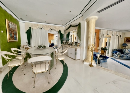 VILLA EN PRIMERA LÍNEA DE GOLF EN VENTA EN MIJAS