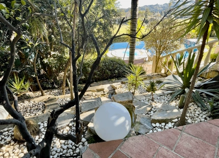 VILLA EN PRIMERA LÍNEA DE GOLF EN VENTA EN MIJAS